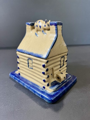 Log cabin cat - cabin, roof